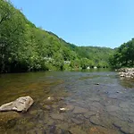 La Les Pieds Dans Leau