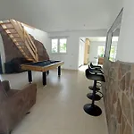 La Les Pieds Dans Leau *