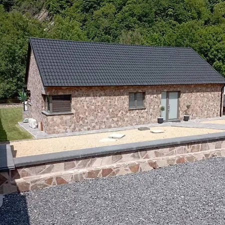 Villa La Les Pieds Dans Leau *