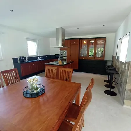 La Les Pieds Dans Leau Comblain-au-Pont