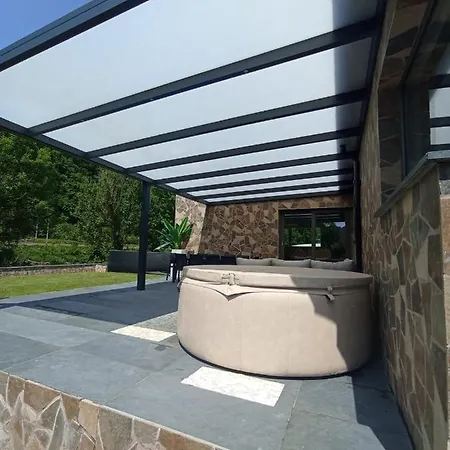 فيلة La Les Pieds Dans Leau