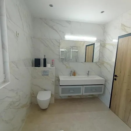 La Les Pieds Dans Leau *