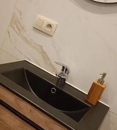 La Les Pieds Dans Leau