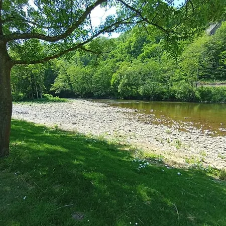 Villa La Les Pieds Dans Leau *