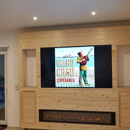 La Les Pieds Dans Leau *